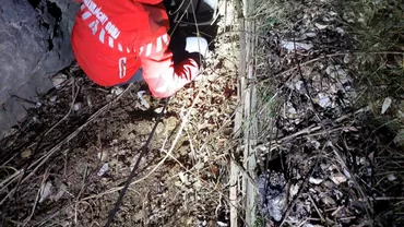 Salvamontiștii au salvat un biciclist care a căzut de la 8 metri înălțime în Cheile Sohodolului (FOTO)