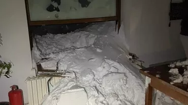 UPDATE: 60 de persoane sunt izolate la Cabana Capra, distrusă de o avalanșă puternică (VIDEO)