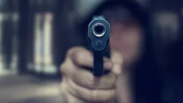 Actriță populară, împușcată în timpul unei excursii: „Am fost lovită în cinci locuri, iar unul dintre ele a fost la mai puțin de un centimetru de ochiul meu drept”