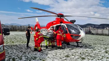 Un bebeluș de doar 9 zile a fost transportat cu elicopterul SMURD de la Cluj la Târgu Mureș, din cauza unor afecțiuni cardiace