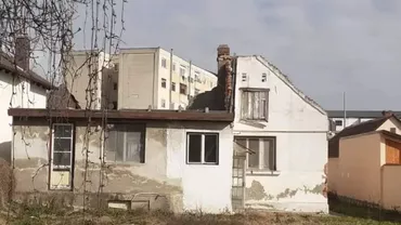 Alba Iulia: Acoperișul unei case, furat bucată cu bucată. Vecinii credeau că se fac lucrări de renovare