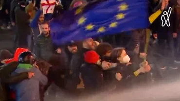 Revoluție anti-dictatură în Georgia: O lege de inspirație rusă a scos zeci de mii de manifestanți în stradă. Poliția i-a atacat cu gaze lacrimogene
