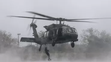 Două elicoptere militare ale SUA s-au prăbușit în apropierea unei baze din Kentucky. Autoritățile americane se așteaptă la decese multiple (FOTO)