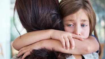 Cum îi poți ajuta pe copii să-și înțeleagă emoțiile și trăirile