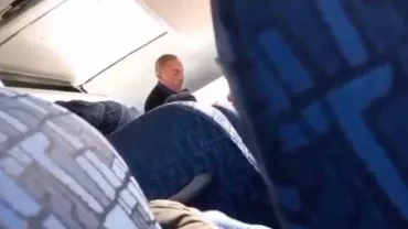 Şofer de microbuz din Oneşti, filmat când loveşte o femeie (VIDEO)