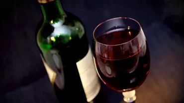 Pe ce loc se poziționează românii în topul băutorilor de vin din Europa