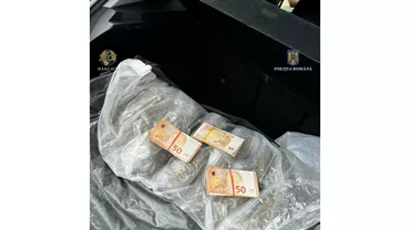 Un bărbat din Craiova a fost reținut, după ce ar fi încercat să vândă 7 kg de canabis pe care îl cultivase în grădina unei case