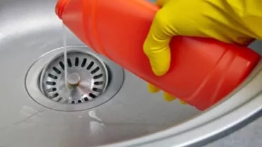 O femeie a murit după ce a inhalat vaporii toxici ai unui produs de curăţenie / Familia dă în judecată compania producătoare