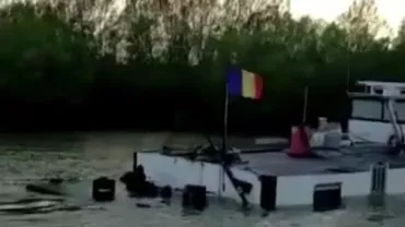 Barjă românească lovită de o navă africană în Portul Reni din Ucraina. Barja era încărcată cu sulfat de amoniu