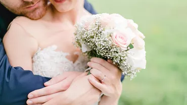 Au visat la o nuntă de milioane, dar s-au descurcat cu câteva mii. Cum au reușit: Ne-am bucurat de petrecere