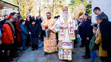 Catolicii să fie cei care schimbă data Paștelui, sugerează ÎPS Calinic: „Dacă în viitor sunt dintre cei care doresc să sărbătorească Paștile odată cu noi, o pot face, însă nu creștinii ortodocși odată cu aceștia”