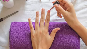 Unghii frumoase și un make-up perfect și la modă