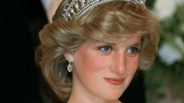 Trei ținute din colecția personală a Prințesei Diana vor fi scoase la licitație / Se estimează că fiecare articol vestimentar va ajunge până la 320.000 de lire sterline