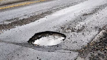 Un bătrân din Italia, amendat cu sute de euro pentru că a astupat o groapă / Acum vrea să lupte împotriva „nedreptății”