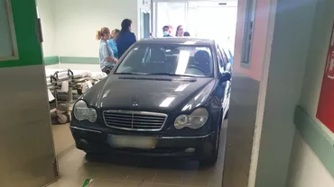 Supărat pentru că așteaptă de peste doi ani tratamentul potrivit, un bărbat a intrat cu mașina într-un spital, în Portugalia / Ce părere are despre medici
