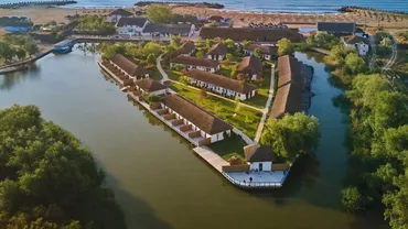 Locul de vis de la Marea Neagră în care trebuie să mergi măcar o dată / Ce frumuseți ascunde punctul în care Marea si Delta își dau întâlnire