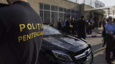 Incident la protestul din faţa Guvernului: Un şef al Jandarmeriei a folosit spray-ul iritant-lacrimogen, rănindu-l pe unul dintre poliţiştii de penitenciare