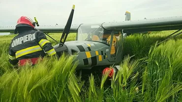 Un avion a aterizat forțat într-un lan de grâu, în Ialomița. Pompierii intervin la fața locului