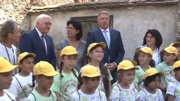 Moment demn de Epoca de Aur: Un cor de copii i-a cântat lui Iohannis O lume minunată în a patra zi de grevă generală a profesorilor (VIDEO)