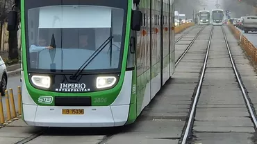 Linia 41 de tramvai din București, complet blocată. Un copac a căzut pe șine. Ce au transmis reprezentanții STB