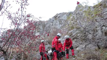 Turist găsit fără viață de salvamontiști, în Munții Bucegi / Bărbatul căzuse din apropierea Cotei 1400