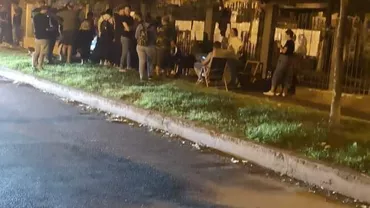 Cozi pentru înscrieri la grădinițele din București. Sute de părinți au stat noaptea la rând pentru a prinde un loc pentru copiii la programele de vară