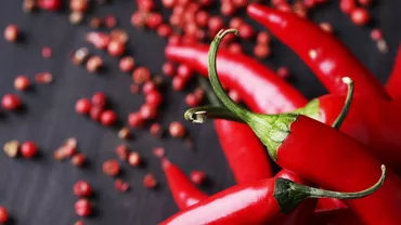 Un ardei iute pe zi poate face minuni! Ce spun cercetătorii despre consumul acestor legume