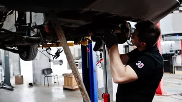 Nereguli grave în Arad și Timiș. Amenzi de 700.000 de lei pentru atelierele auto care fac reparații clandestine