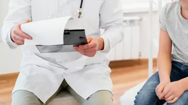 Un doctor și-a pierdut locul de muncă după ce a dat o rețetă unui copil / Ce prescripție a primit băiatul care avea simptome de gripă
