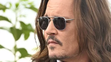 A devenit viral. Ce surpriză i-au pregătit românii lui Johnny Depp, în timpul concertului din București (VIDEO)