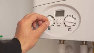 Trei persoane rănite, după ce a explodat o centrală de apartament. Au fost evacuate 30 de persoane