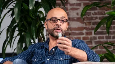 Inteligența artificială, o amenințare pentru oameni. Avertismentul înfricoșător al unui expert: „Ar trebui să vă abțineți de la a avea copii”