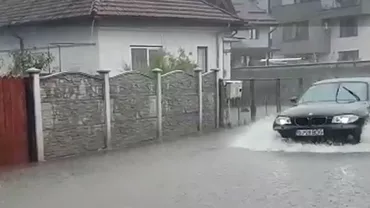 Inundații în Vâlcea: În comuna Sutești, niciunul dintre responsabilii în astfel de situaţii nu a fost de găsit, iar motopompele sunt stricate