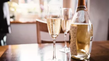 Asocieri între mâncare și prosecco care oferă o experiență senzorială unică