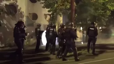 Trei nopţi de violenţe în Franța: Transporturi oprite, evenimente anulate, restricţii în marile orașe