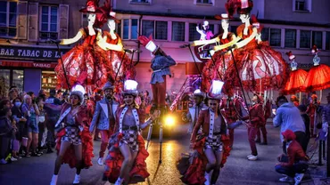 Cum se pot distra bucureștenii în acest weekend / Peste 200 de artişti din mai multe țări își vor prezenta momentele pe străzile Capitalei