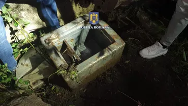 Un seif cu 300.000 de lei a fost găsit îngropat pe malul râului Jiu. De unde au furat hoții banii