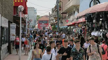 Vânzătoarele de pe litoral, păcălite cu „schema milionul” / Mai multe escrocherii de acest gen au fost semnalate în stațiunea Costinești