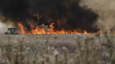 Incendiu lângă București! La fața locului au intervenit 7 autospeciale de stingere cu apă și spumă