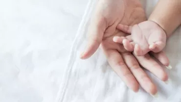 Botoșani: Un copil de un an și 5 luni a ajuns la spital, după ce s-a jucat cu gaz lampant