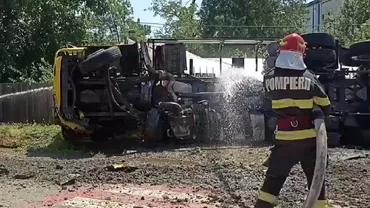 Pericol de explozie la Ploiești: Cisternă încărcată cu GPL, răsturnată pe carosabil. Motorina din rezervor s-a scurs