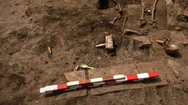 Descoperire arheologică în Alba Iulia: Trei schelete umane, inclusiv cel al unui copil, găsite sub o fostă tipografie