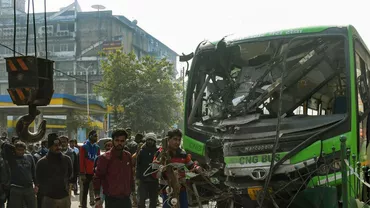 Incident tragic în India. Zeci de oameni dintr-un autobuz au murit (FOTO&VIDEO)