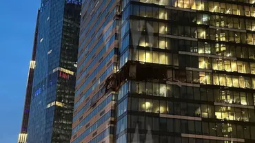 Același zgârie-nori din Moscova care a fost avariat duminică, lovit într-un nou atac cu drone