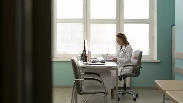 Un român internat voluntar la psihiatrie, în Belgia, a fost arestat din spital, după o discuție confidențială cu medicul său