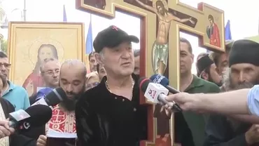 Calea Victoriei, stropită cu agheasmă după manifestația LGBT. Gigi Becali: Noi nu facem marș împotriva lor, ci de iertare a lor și de curățare a păcatelor. Am făcut rugăciune și de sodomie (VIDEO)