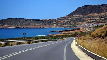 Atenționare MAE pentru turiștii români în Grecia: Nu au voie sa facă asta! Ce activități în aer liber pot atrage sancțiuni severe