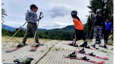 Locul din România unde se schiază în iulie / Iubitorii sporturilor de iarnă trebuie să ajungă aici