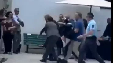 Președintele Portugaliei a leșinat în timpul unei vizite la Lisabona / Pompierii l-au luat pe brațe