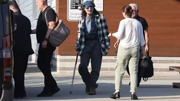 Johnny Depp a ajuns în baston, după ce s-a accidentat grav / Recent, starul a fost găsit inconștient într-o cameră de hotel